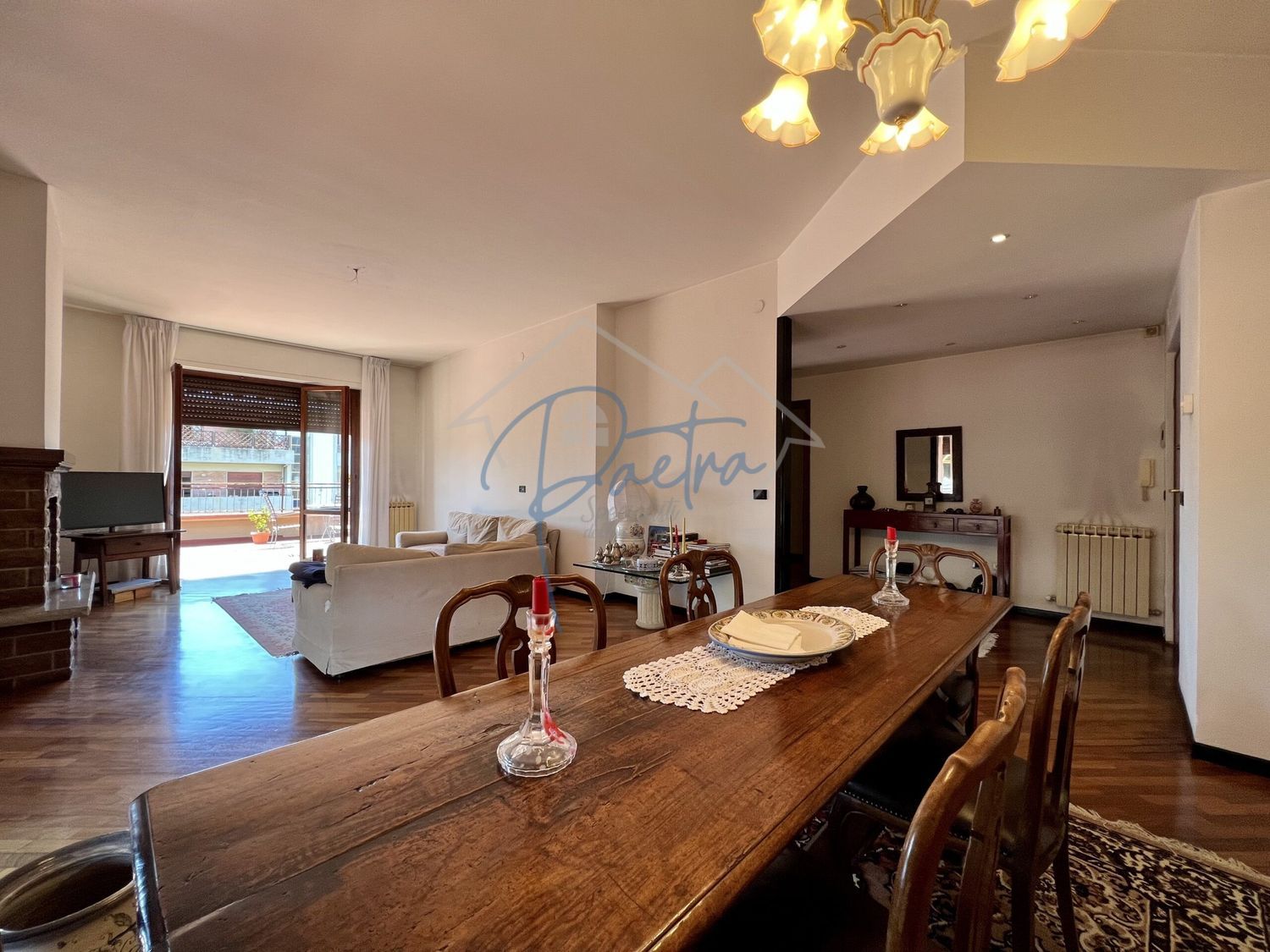 Attico con terrazzo a Massa