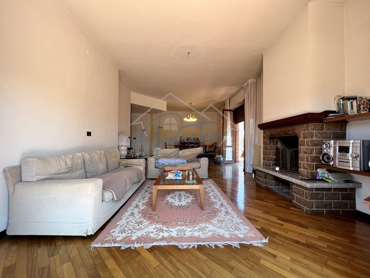 Attico con terrazzo a Massa