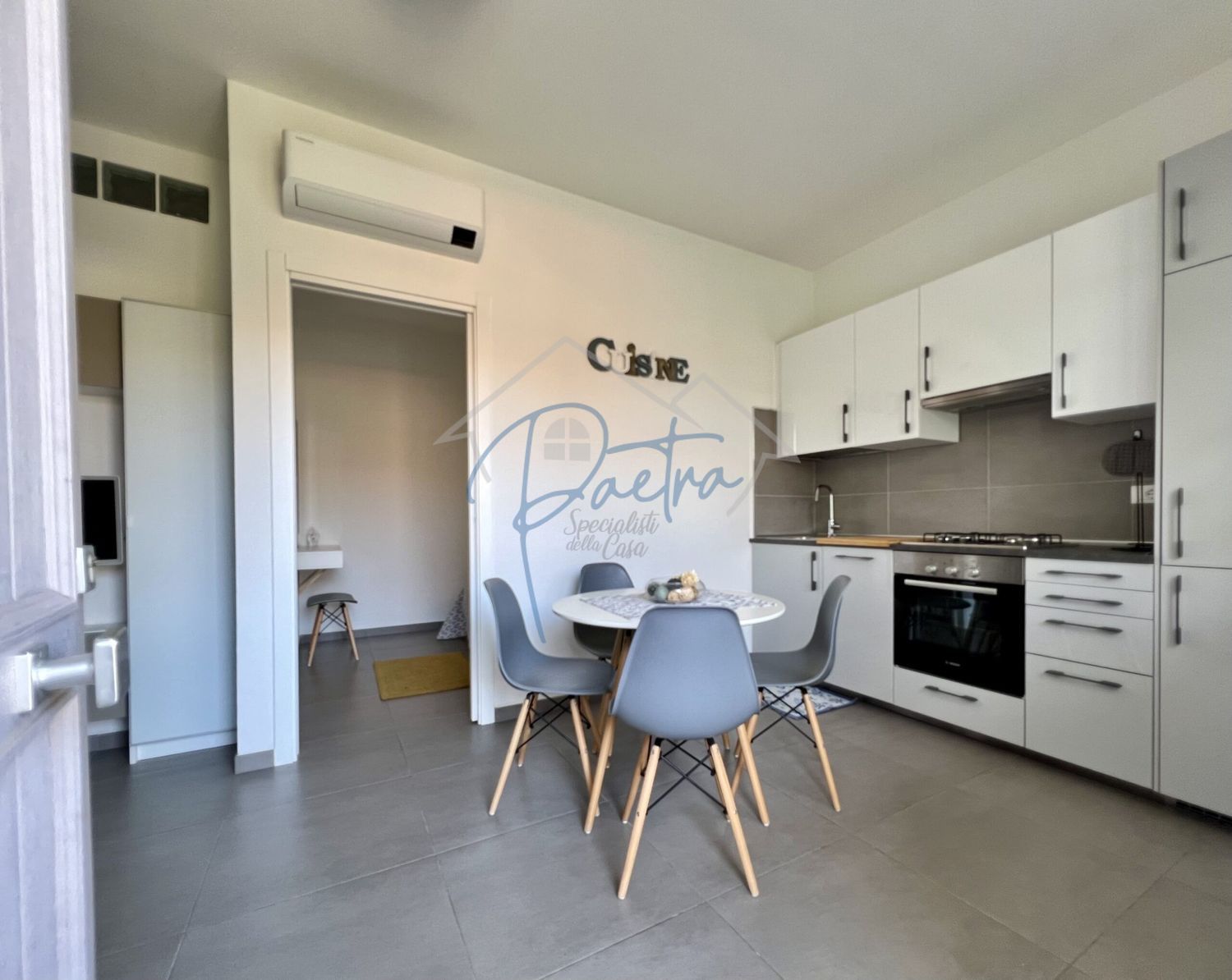 Bilocale arredato in affitto a Massa