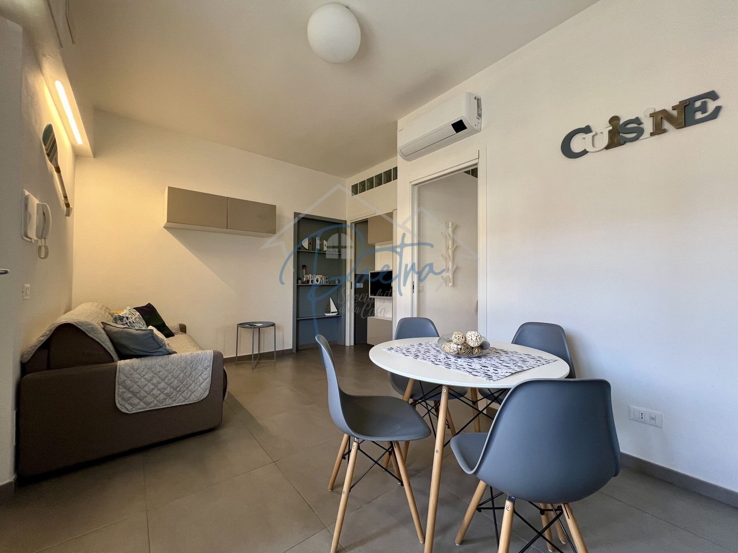 Bilocale arredato in affitto a Massa