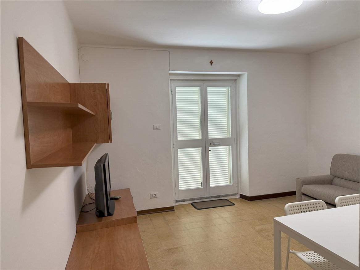 Quadrilocale con giardino, Massa ronchi