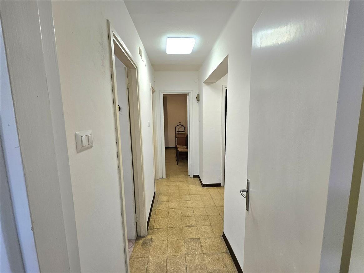 Quadrilocale con giardino, Massa ronchi