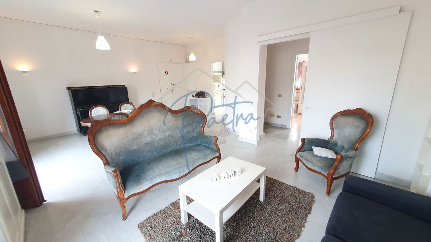 Appartamento con terrazzo a Massa