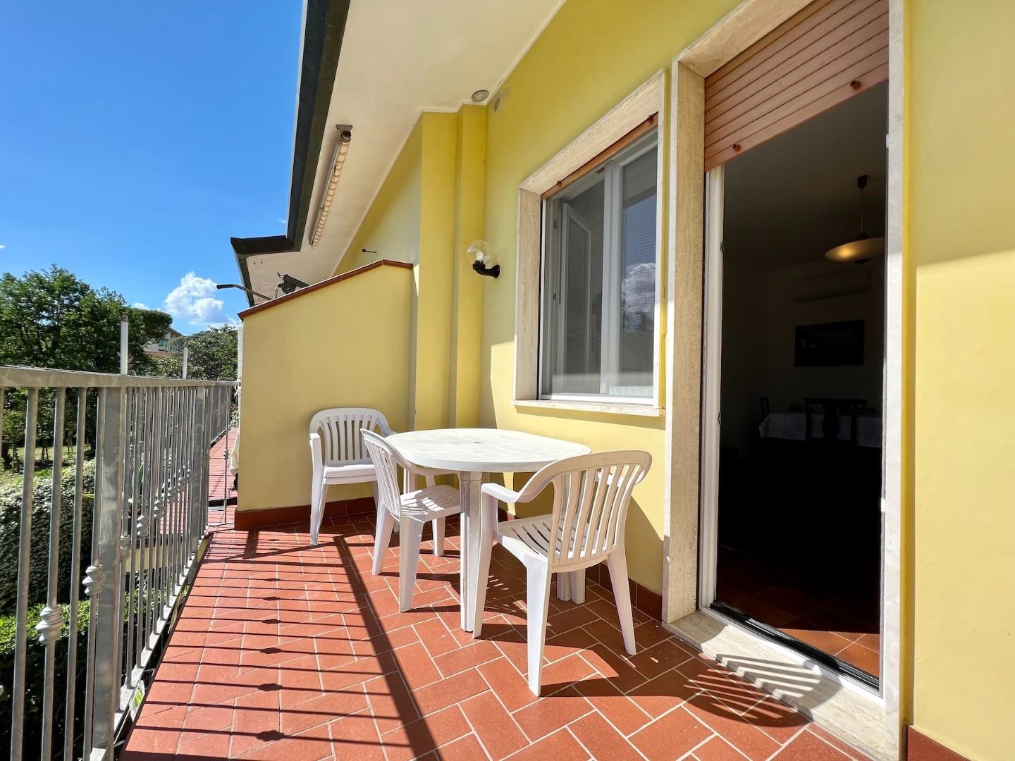 Quadrilocale arredato in affitto, Massa marina di