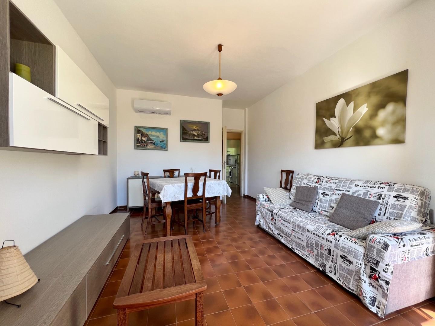 Quadrilocale arredato in affitto, Massa marina di