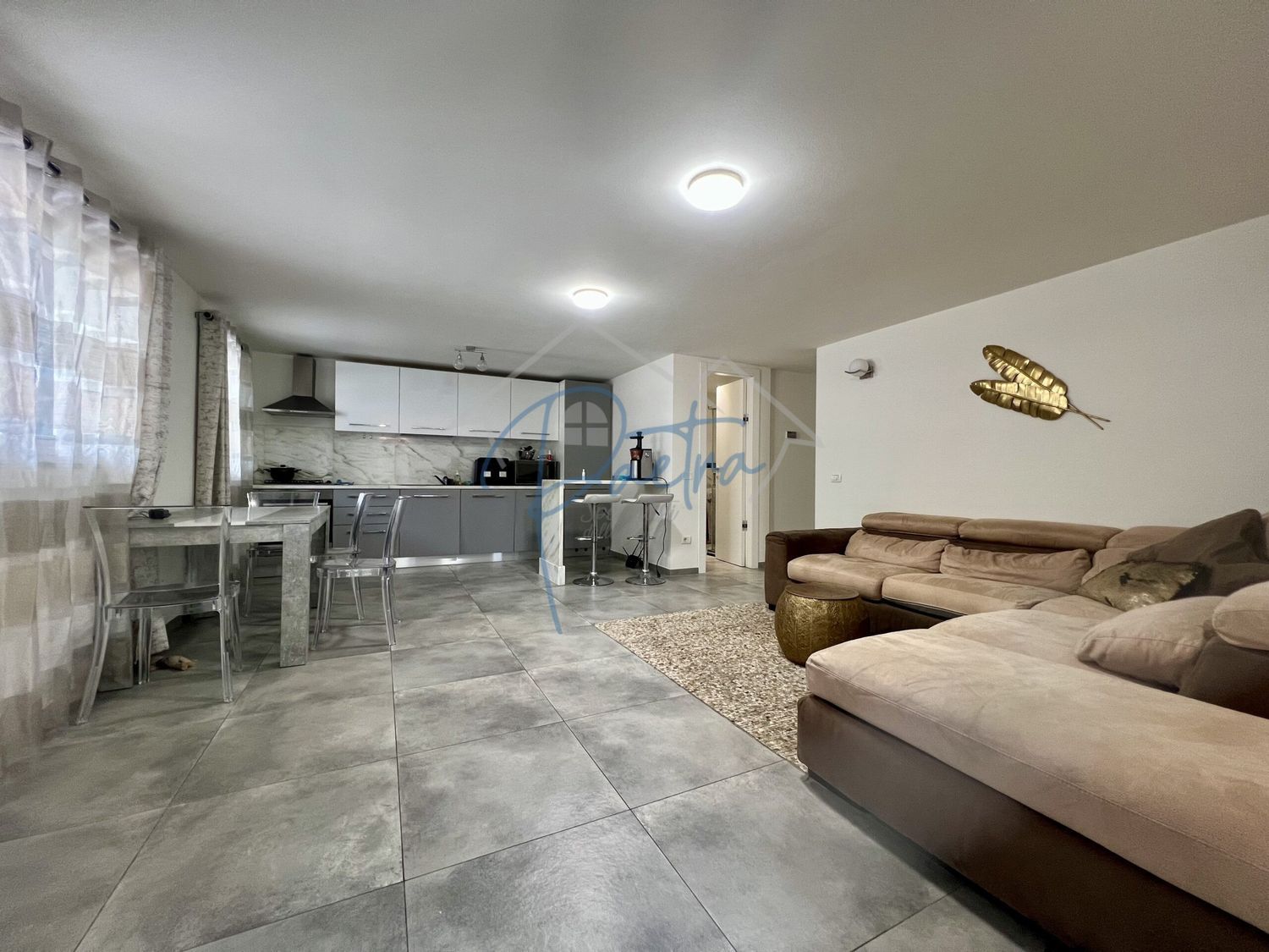 Trilocale arredato in affitto a Massa