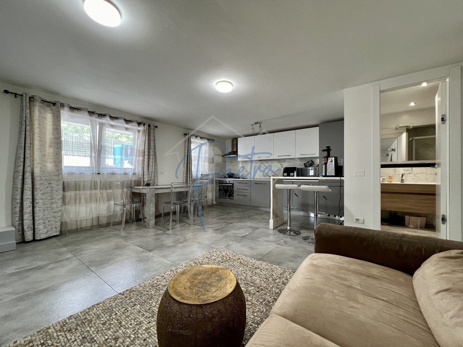 Trilocale arredato in affitto a Massa