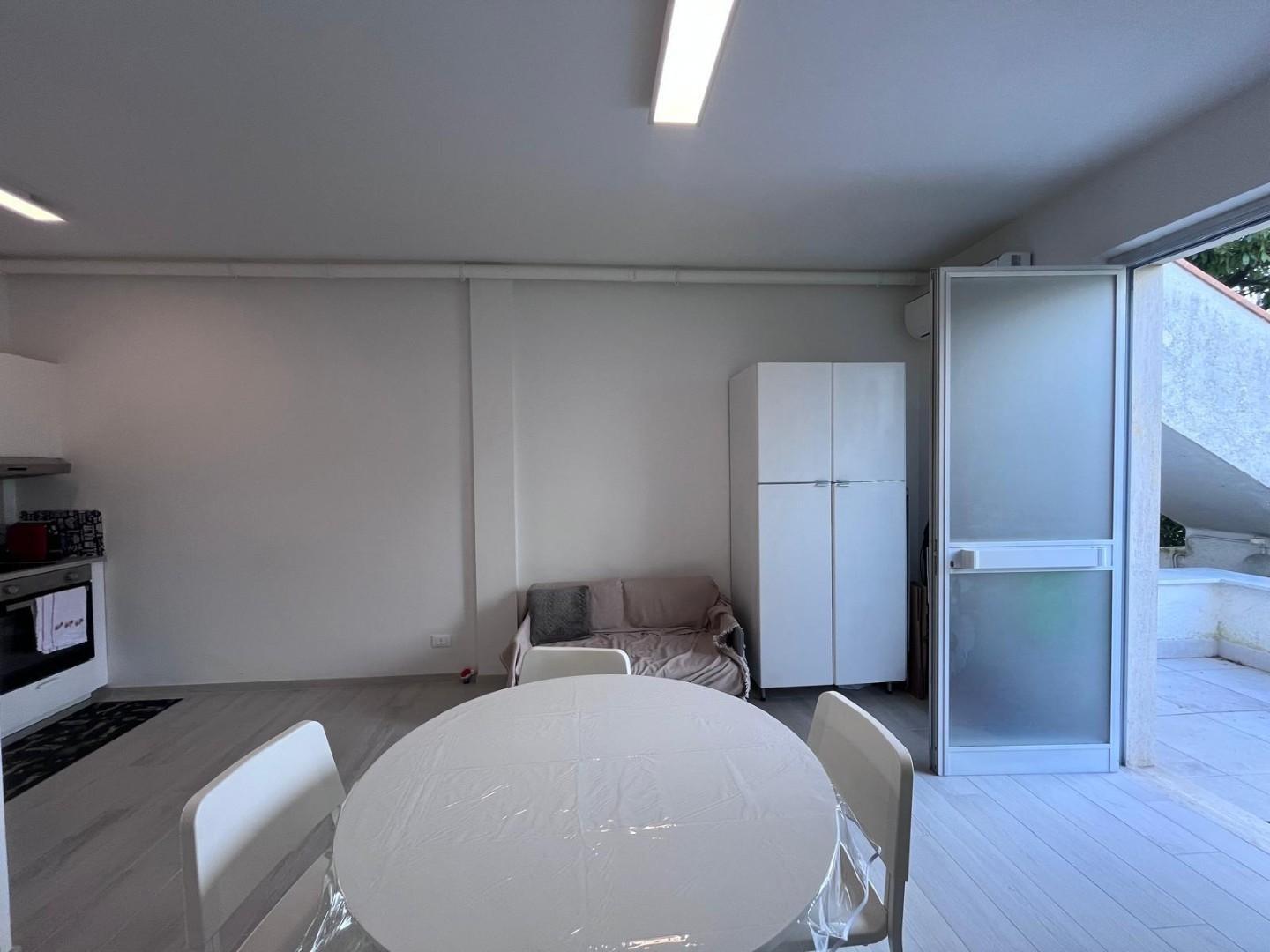 Trilocale con giardino, Massa ronchi