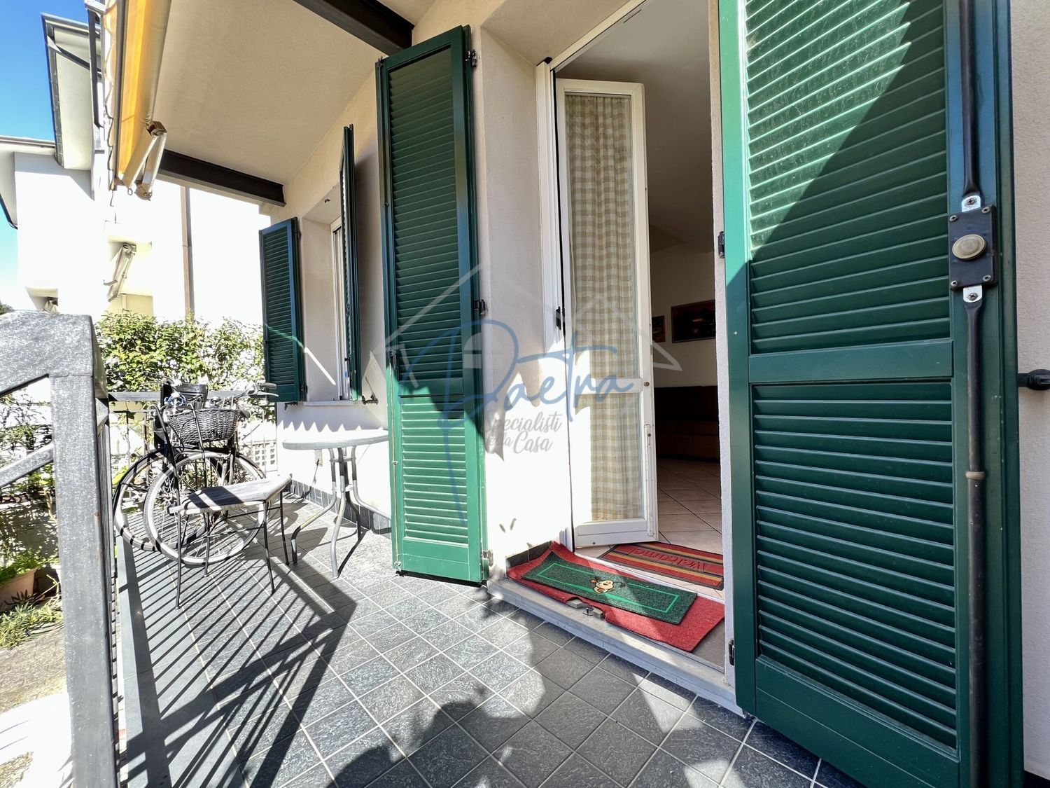 Trilocale arredato in affitto, Massa marina di