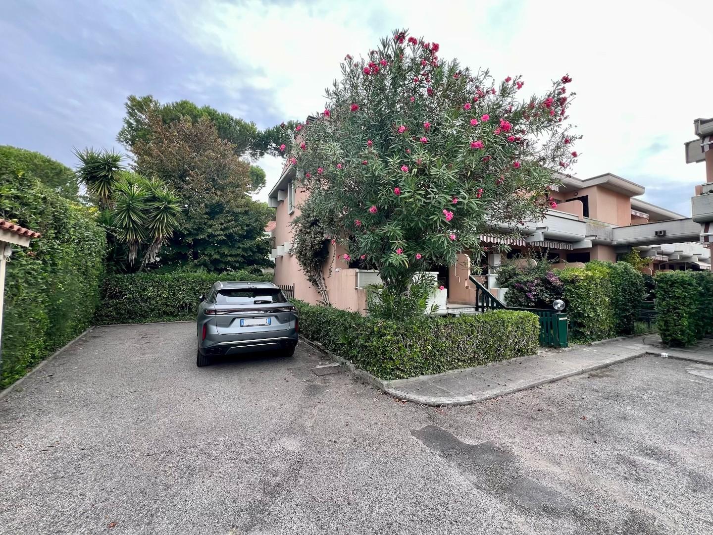 Casa indipendente con giardino, Massa marina di