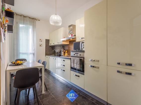 Appartamento in vendita a Parma, Montanara