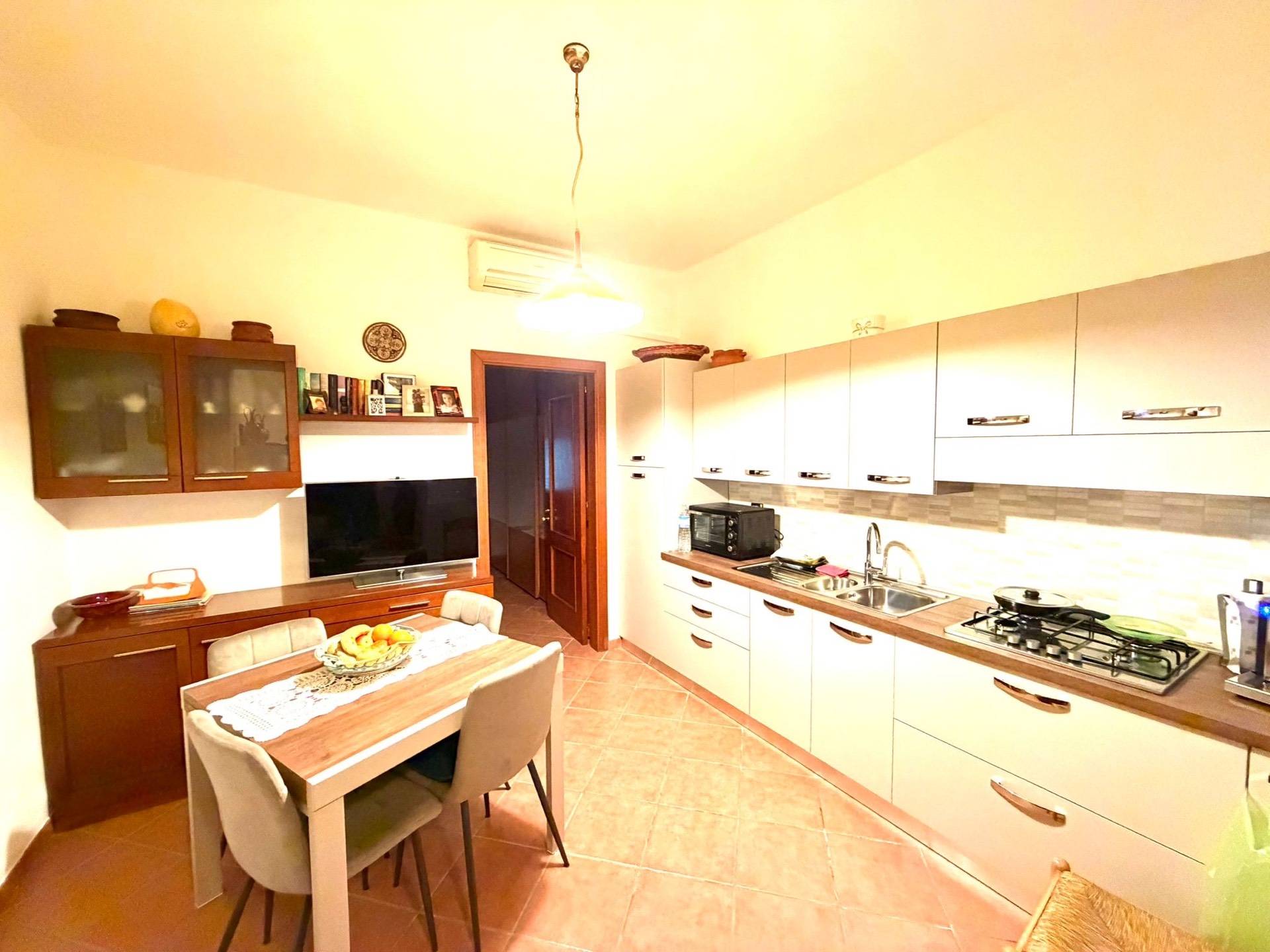 Appartamento in vendita a Parma, San Leonardo