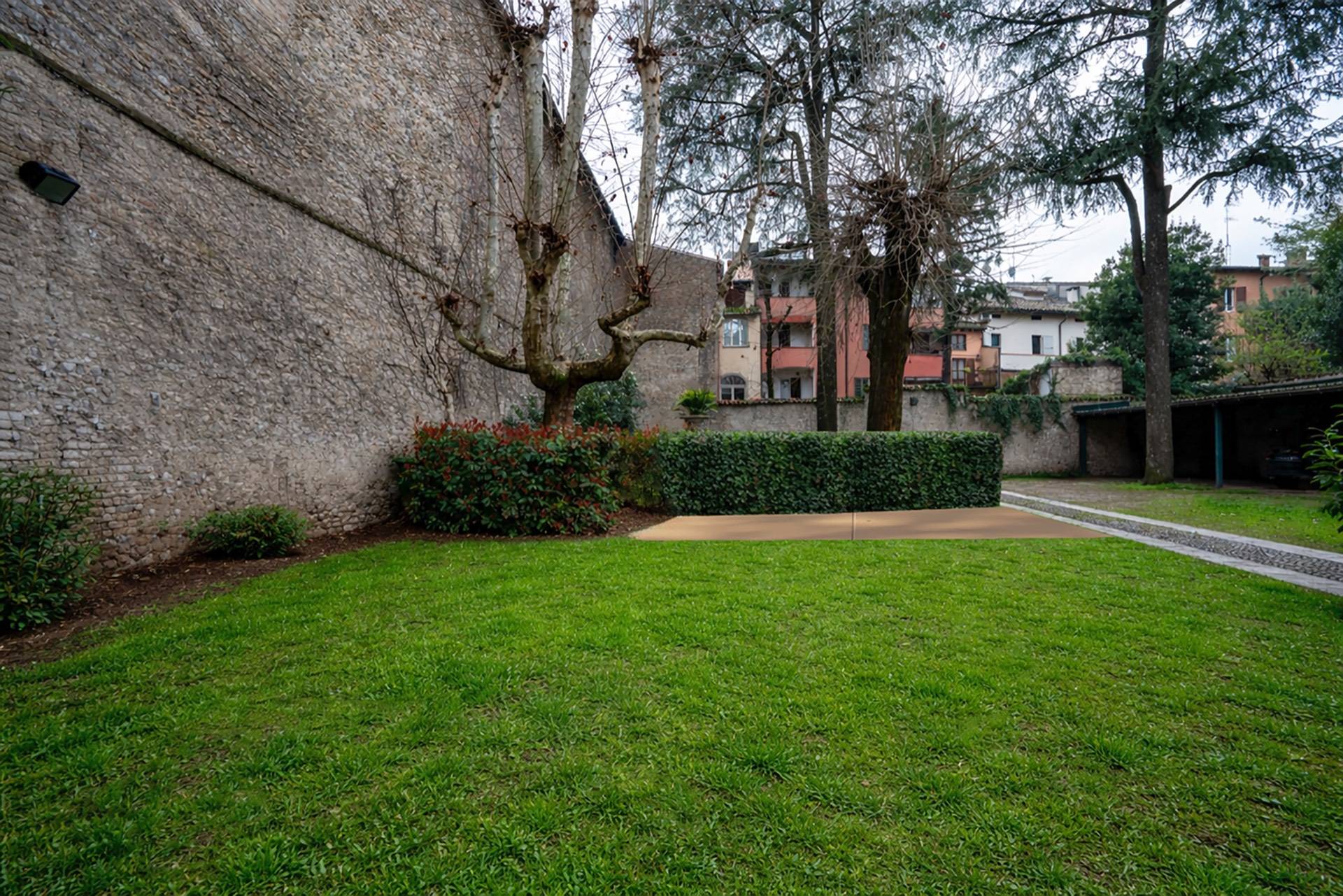 Appartamento in vendita a Parma, Centro storico