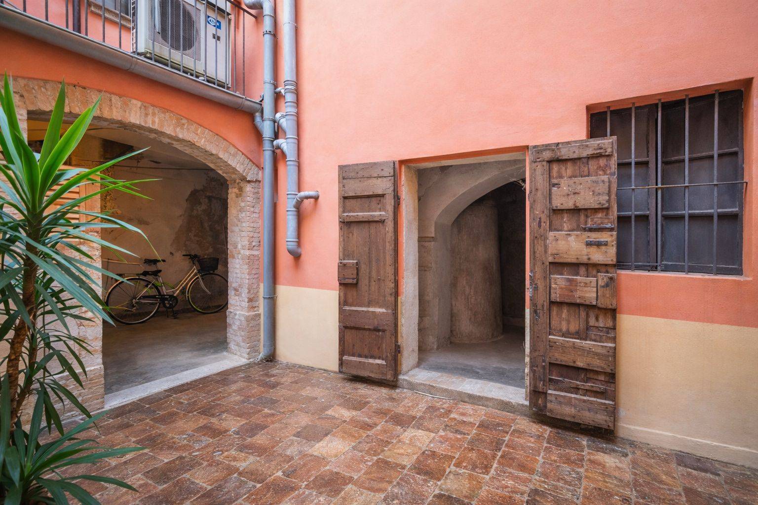 Appartamento in vendita a Parma, Centro storico