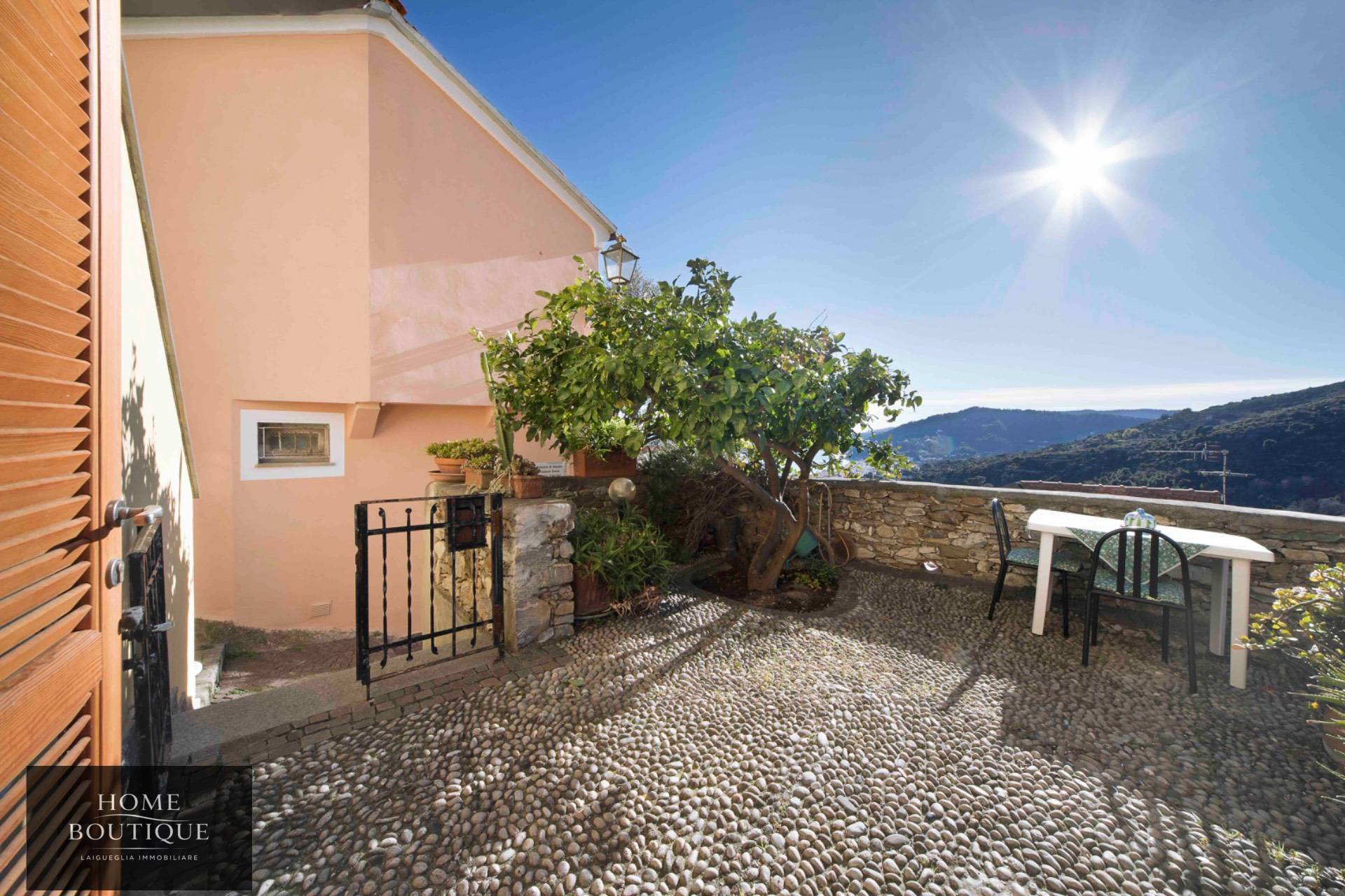 Monolocale in vendita a Alassio, Solva