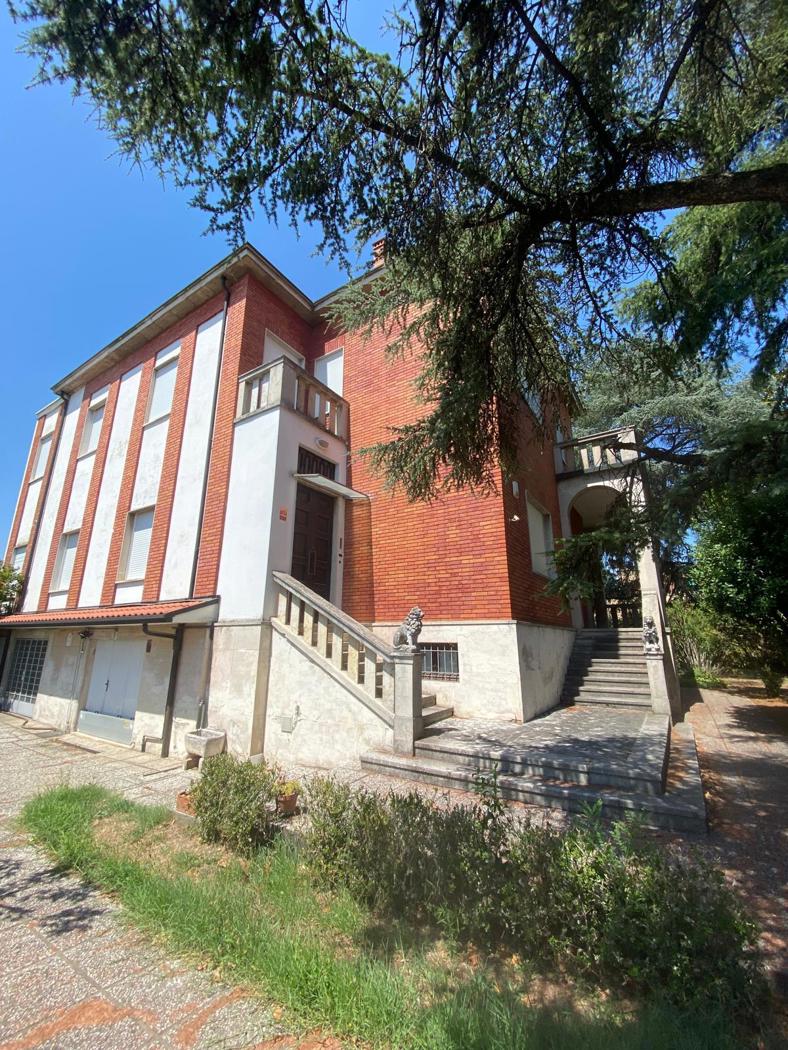 Villa in vendita a Russi