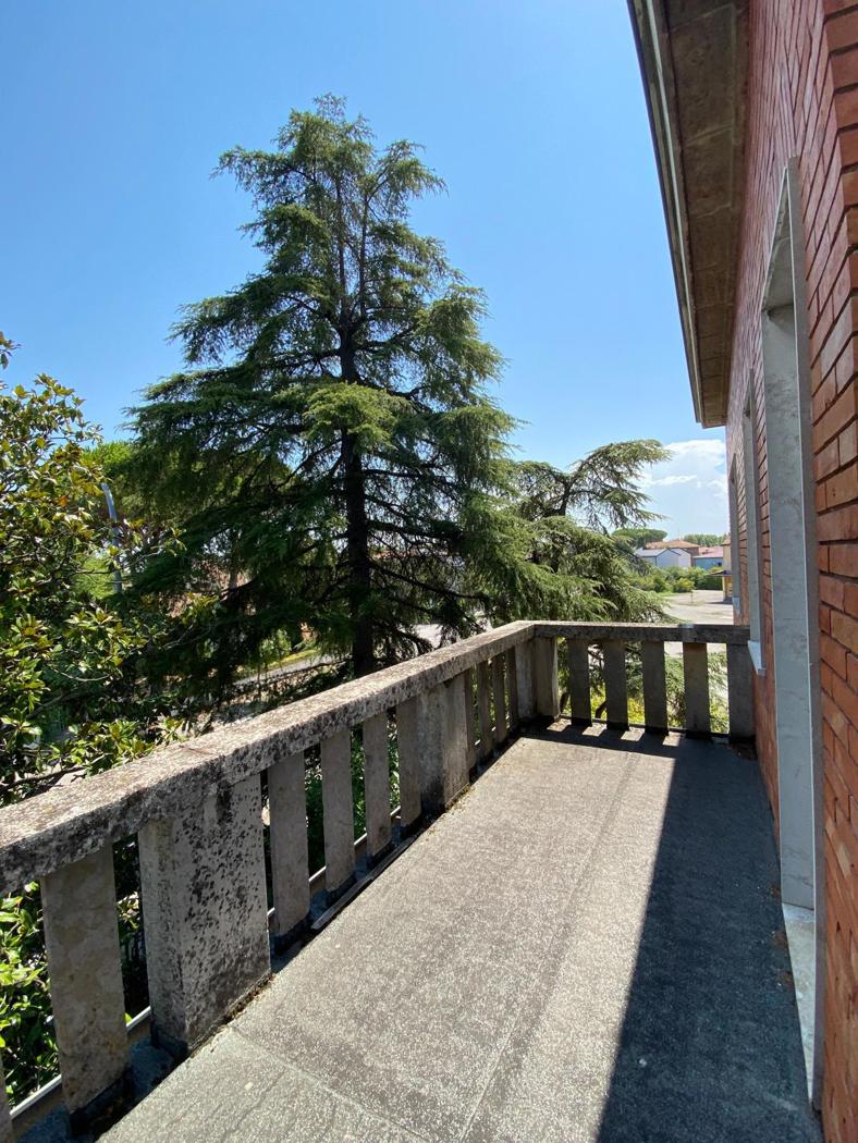 Villa in vendita a Russi