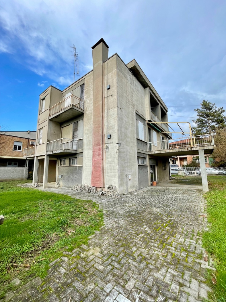 Villa in vendita a Lugo