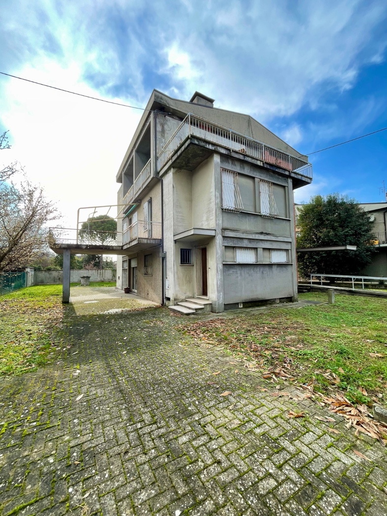 Villa in vendita a Lugo