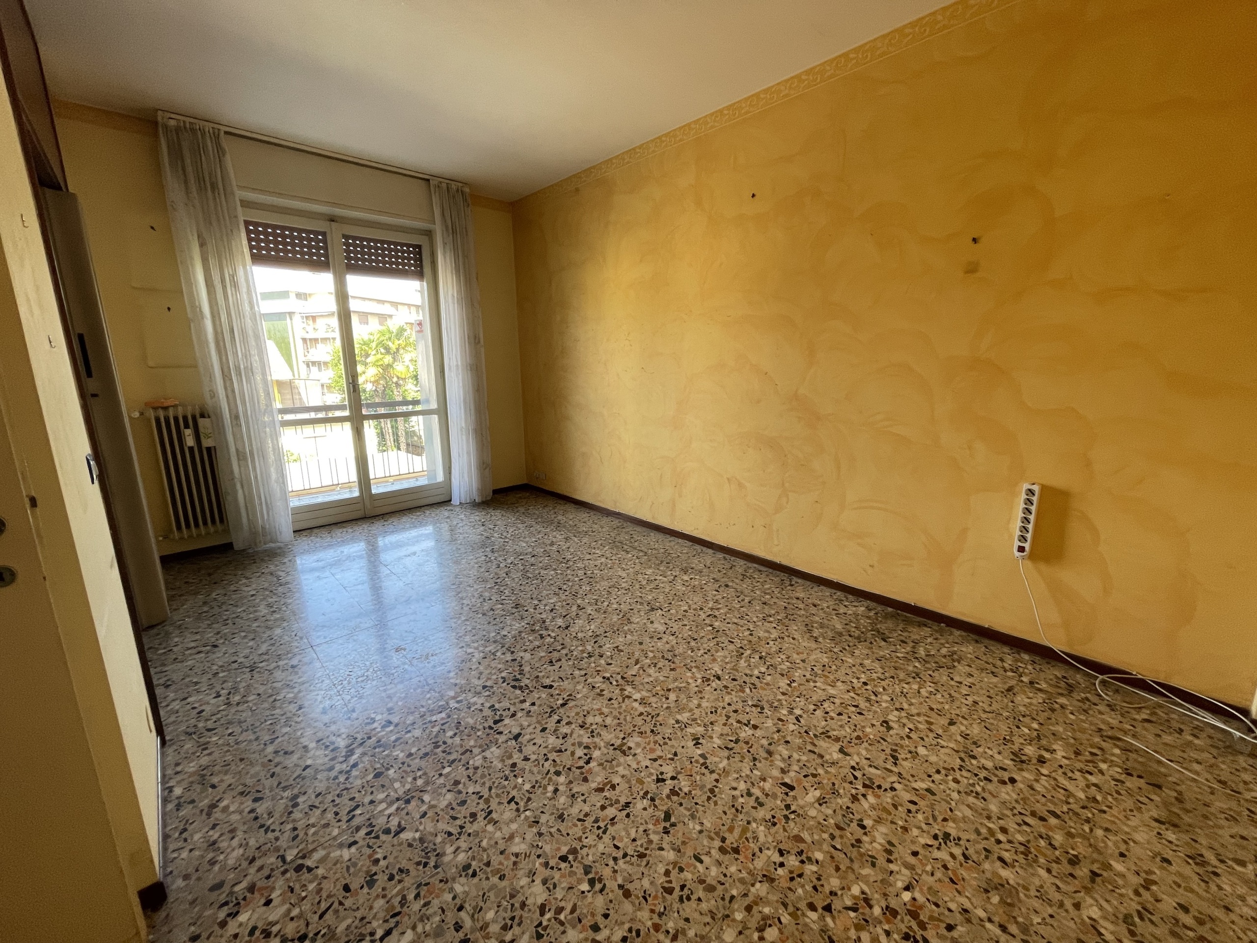Trilocale da ristrutturare in viale alessandro volta 53, Novara