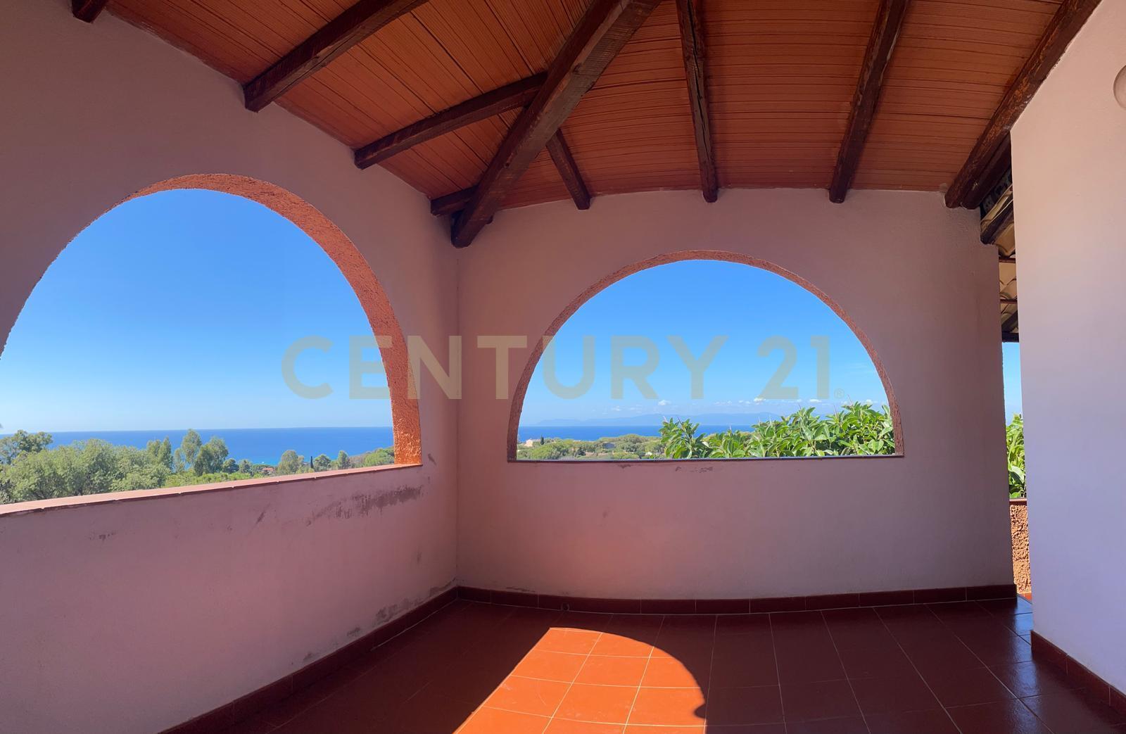 Casa indipendente con giardino in via degli eucalipti 21, Quartu Sant'Elena