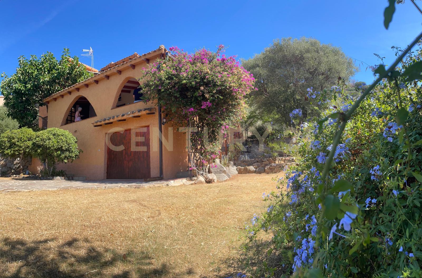 Casa indipendente con giardino in via degli eucalipti 21, Quartu Sant'Elena