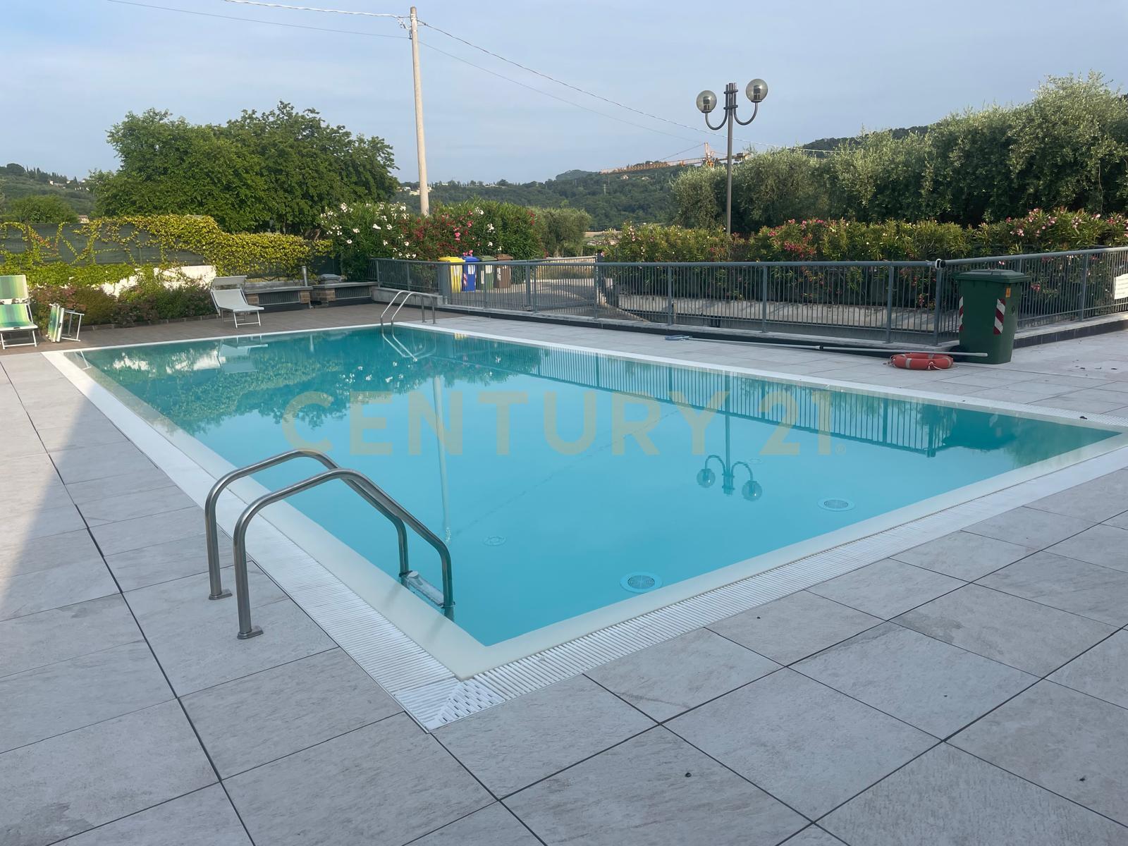 Appartamento con giardino in via vittorio monese, Garda