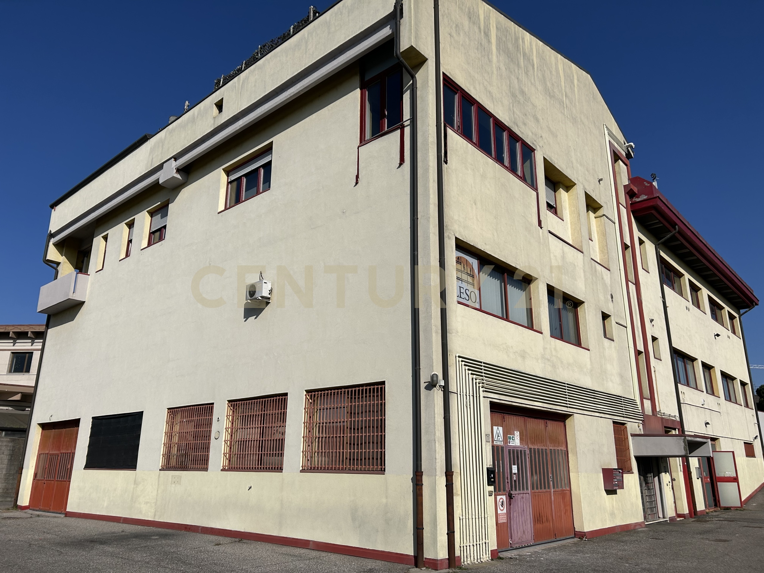 Laboratorio con giardino in via vespucci amerigo 7, San Martino Buon Albergo