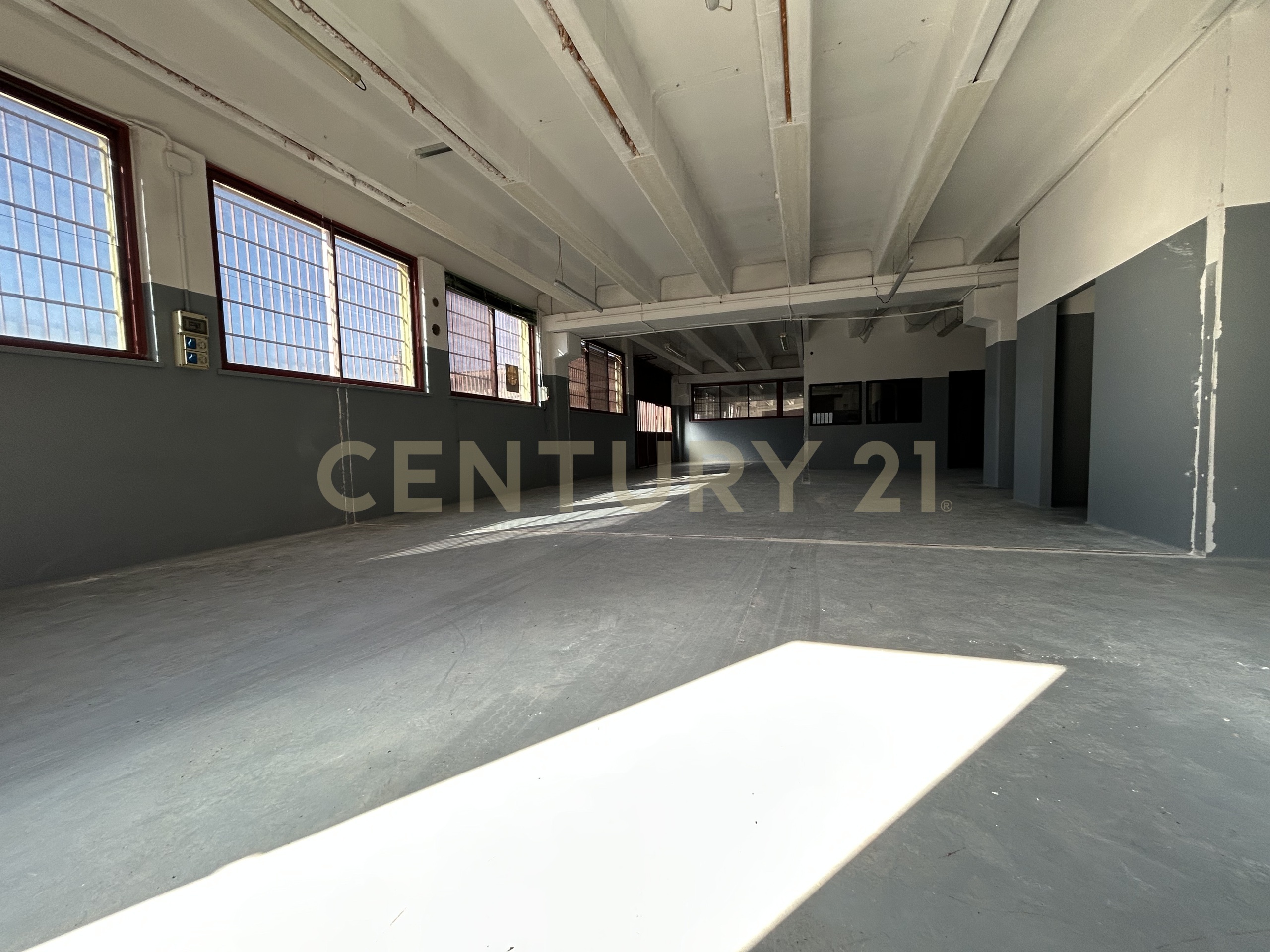 Laboratorio con giardino in via vespucci amerigo 7, San Martino Buon Albergo