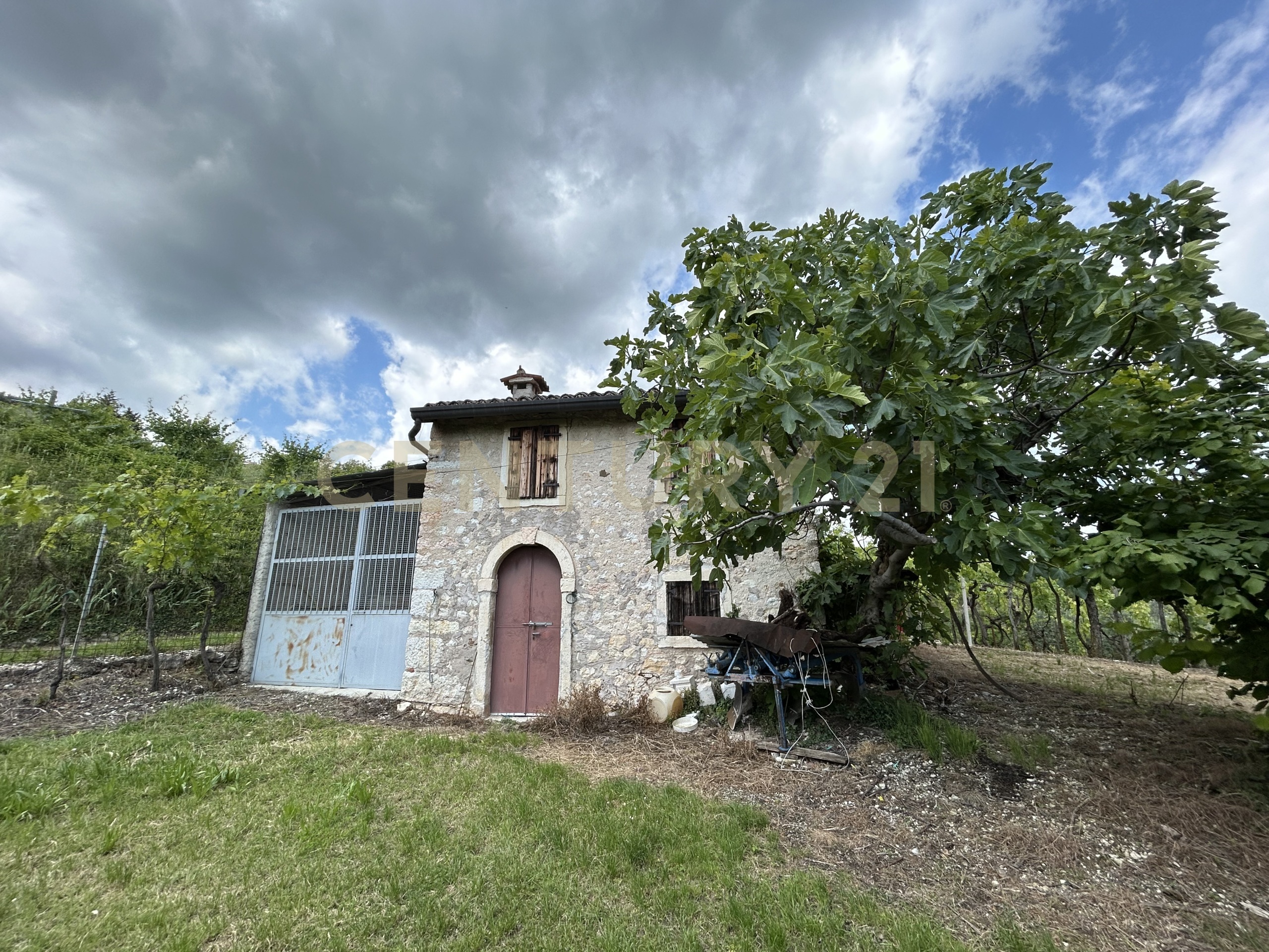 Rustico con giardino in via postuman, Mezzane di Sotto