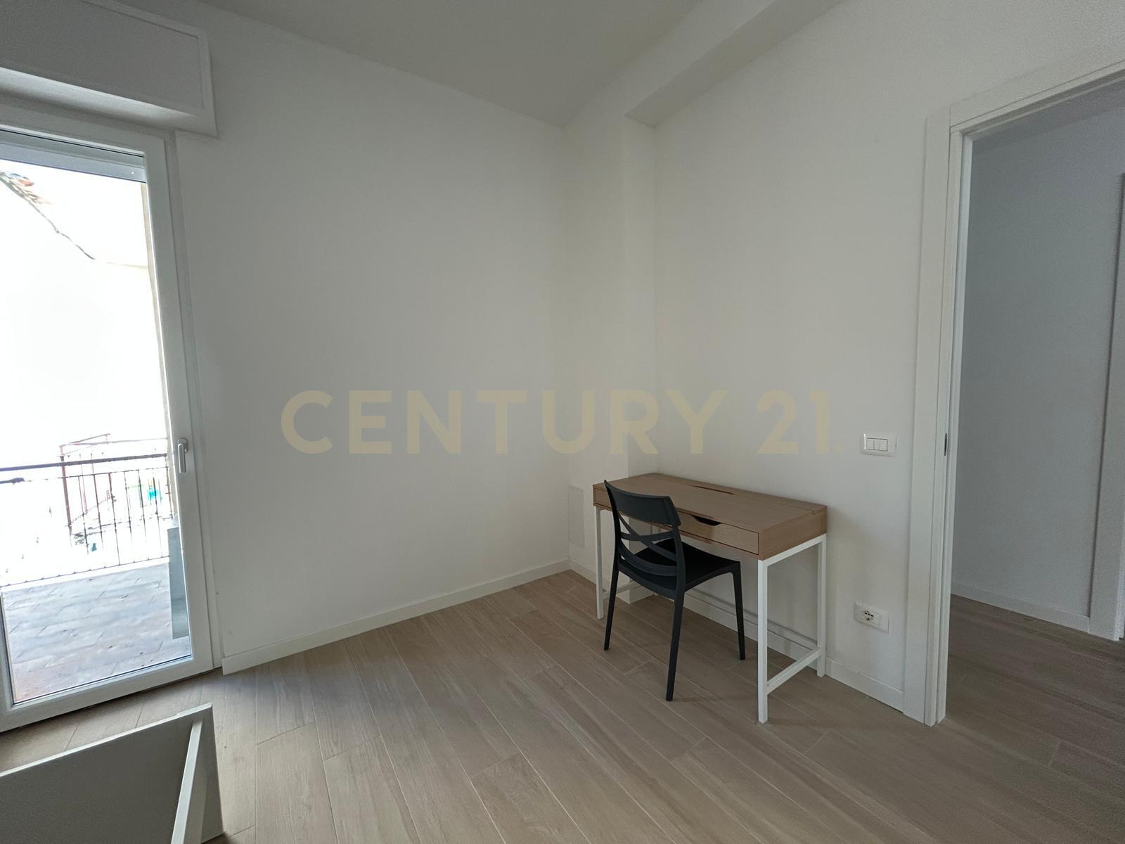 Quadrilocale con giardino in via merano 9, Verona