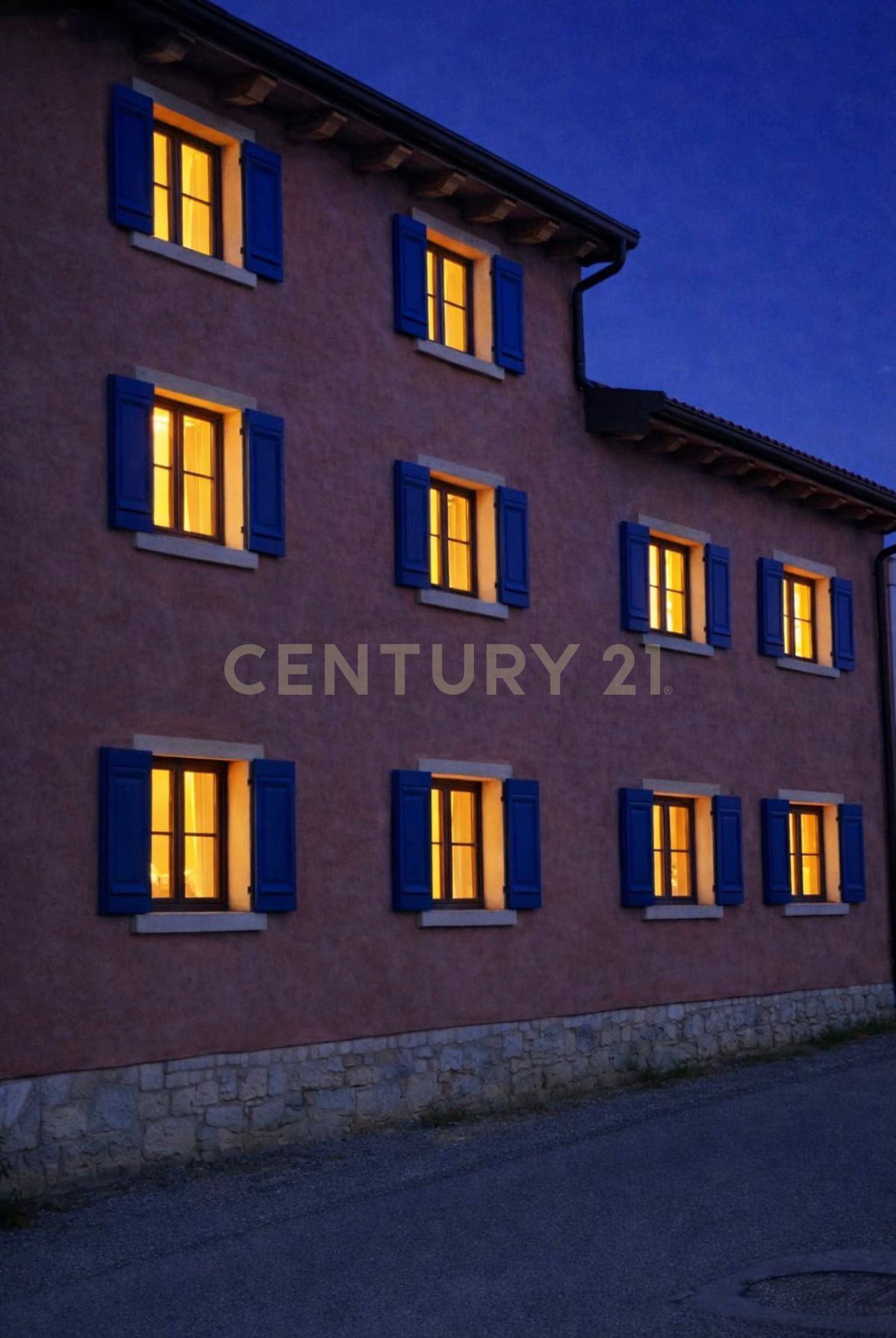 Villa con giardino in via belvedere 181, Verona