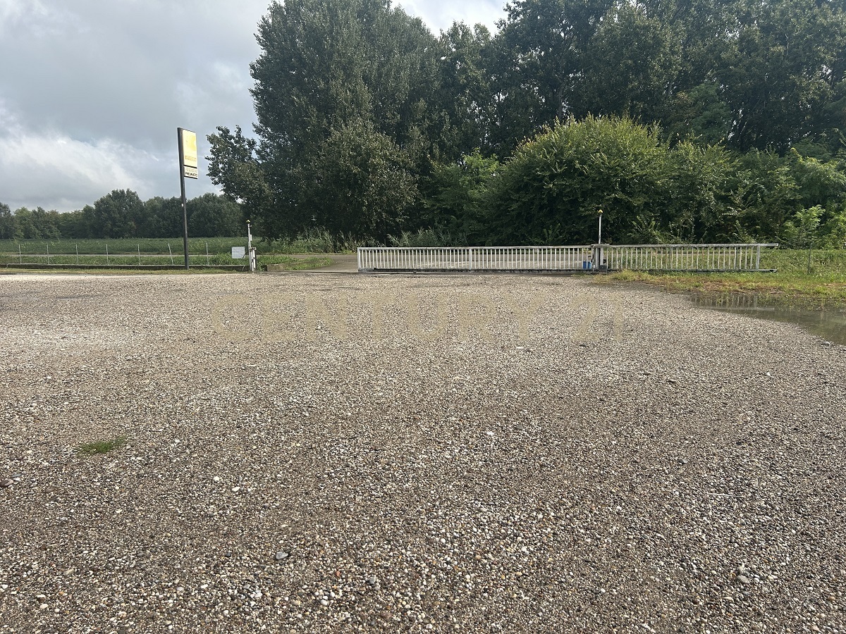 Appartamento con giardino in strada ostigliese 190, Roncoferraro