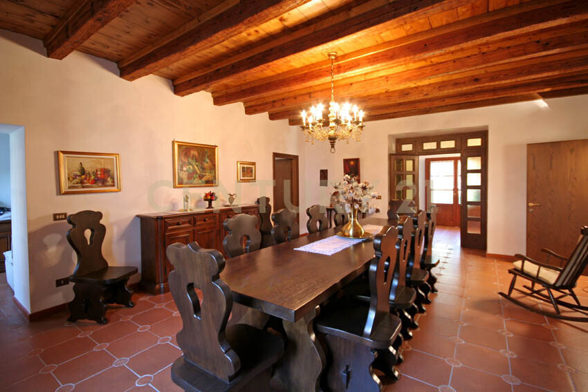 Villa con giardino in via adige 25, Brentino Belluno