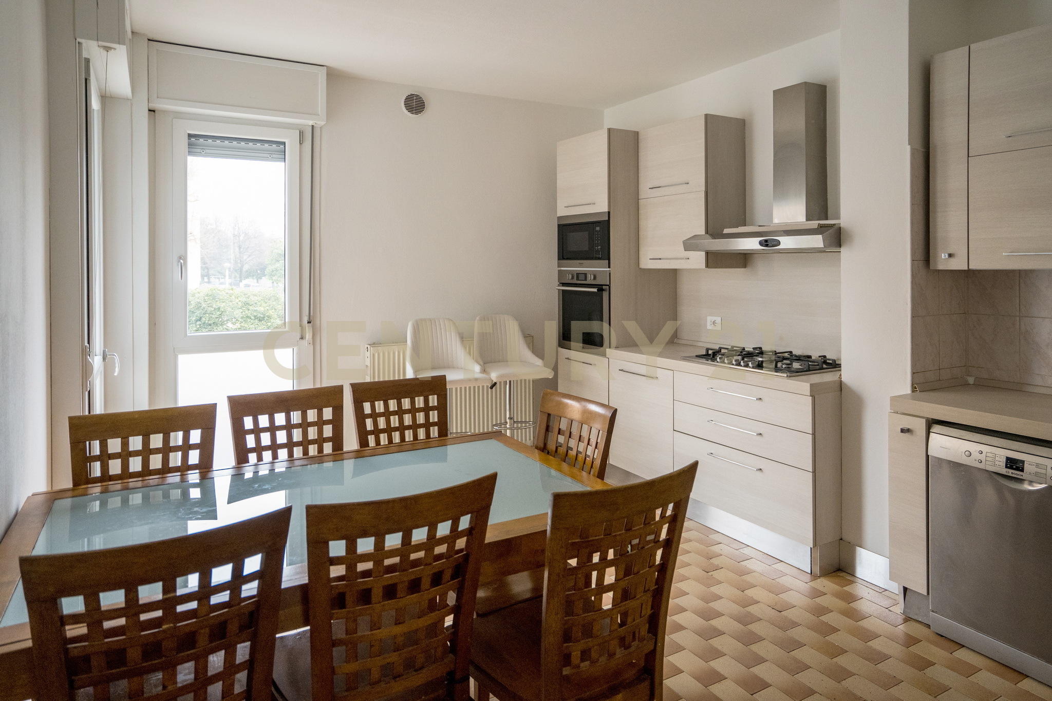 Appartamento con giardino in via umberto maddalena 1, Verona