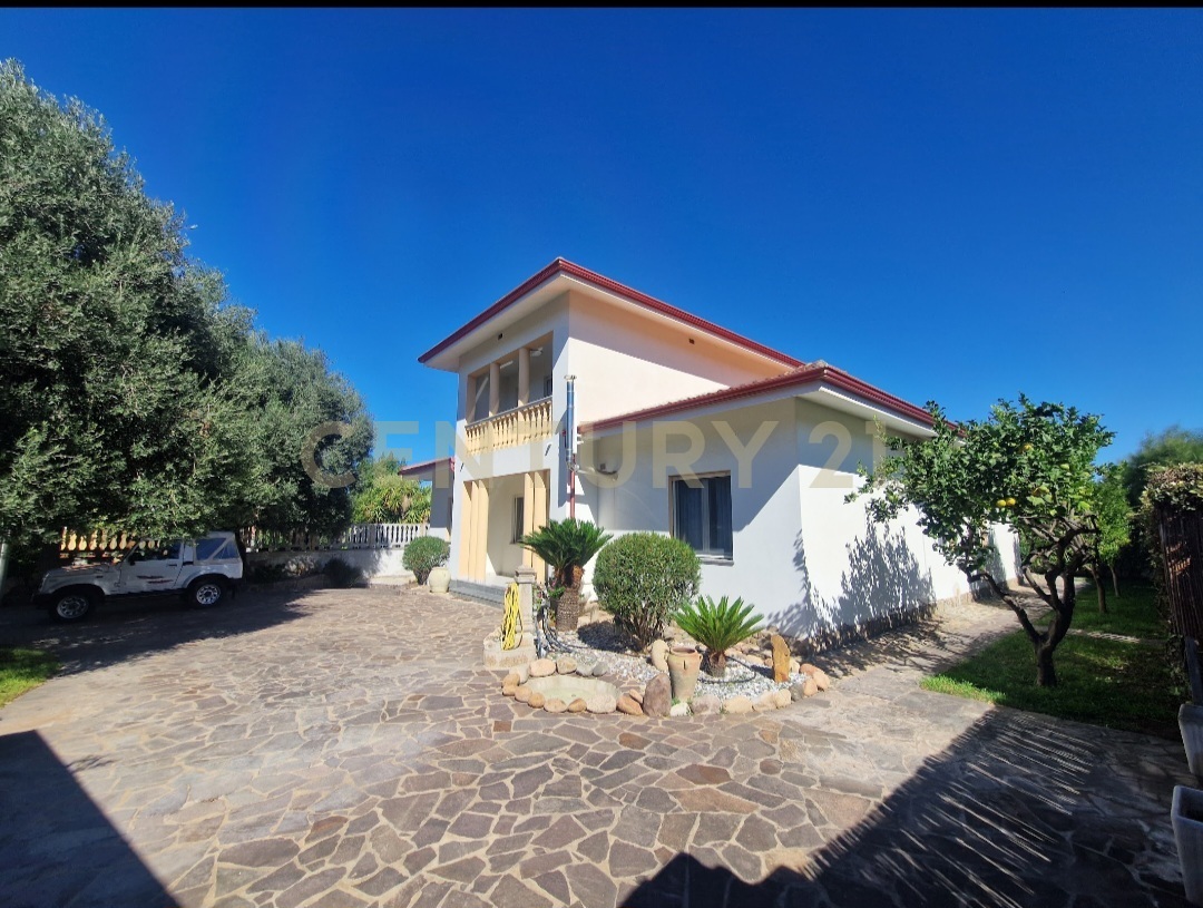 Casa indipendente con giardino in vico fontana mura 4, Giba