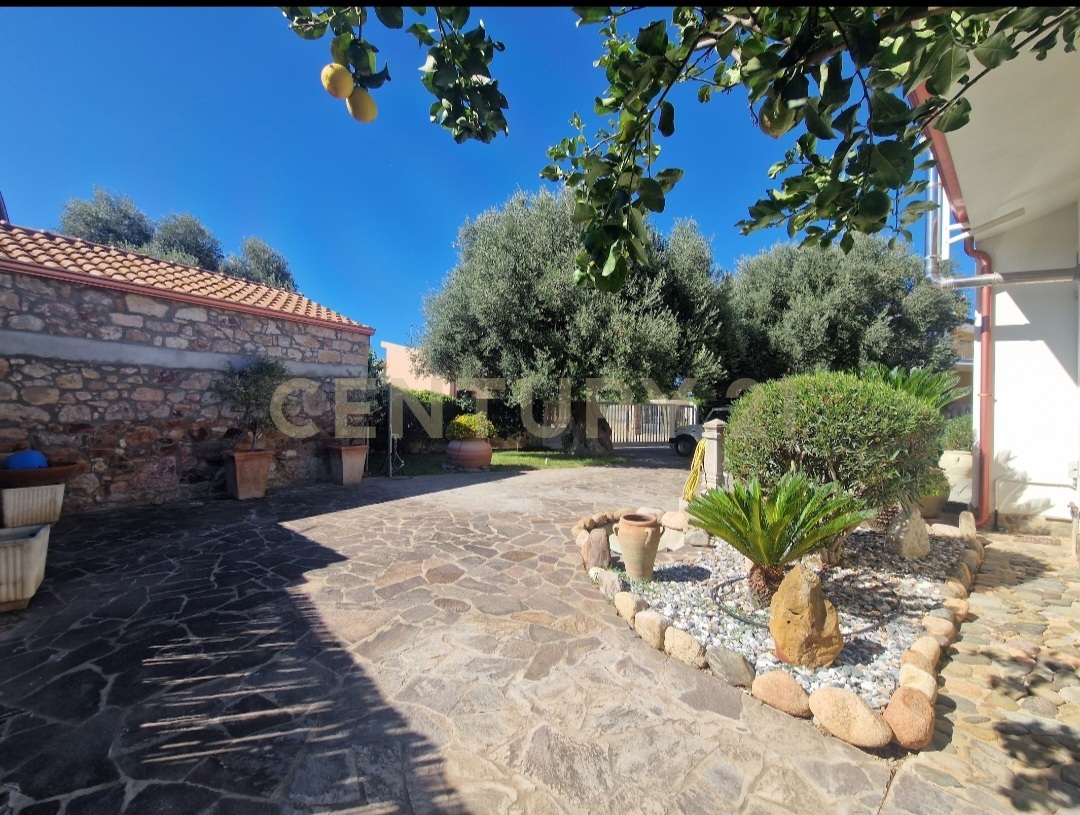 Casa indipendente con giardino in vico fontana mura 4, Giba