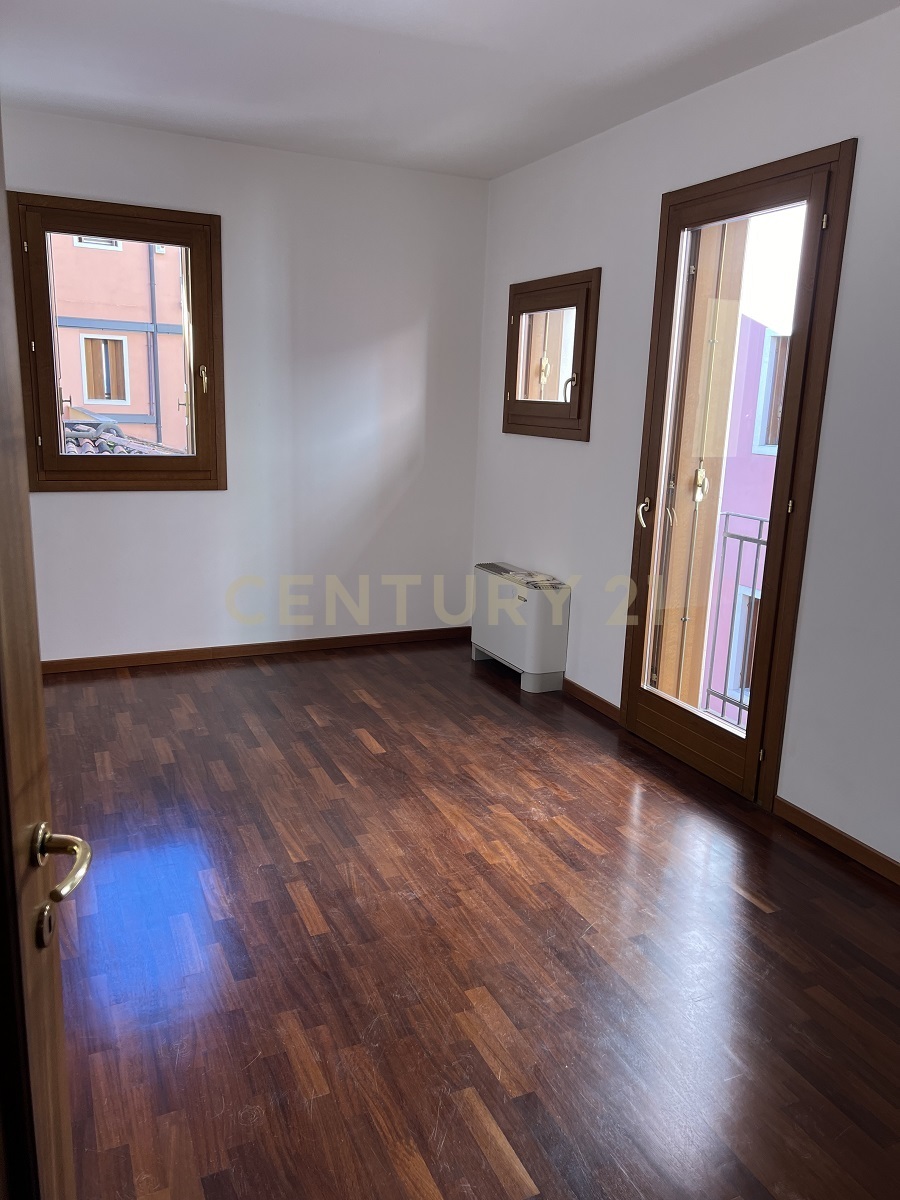 Casa indipendente con giardino in corso giuseppe mazzini 37, Verona