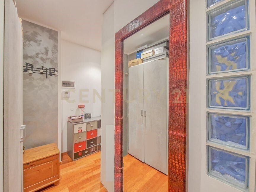 Trilocale con giardino in via angelo scarsellini 36, Verona