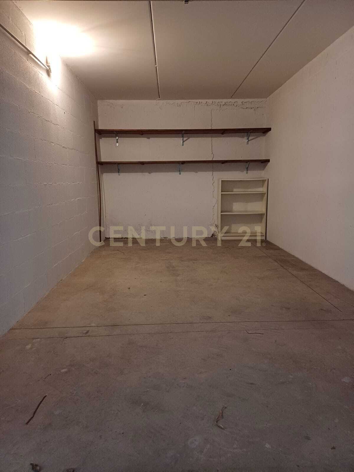 Box/Garage 16mq con giardino in via albere 17, Verona