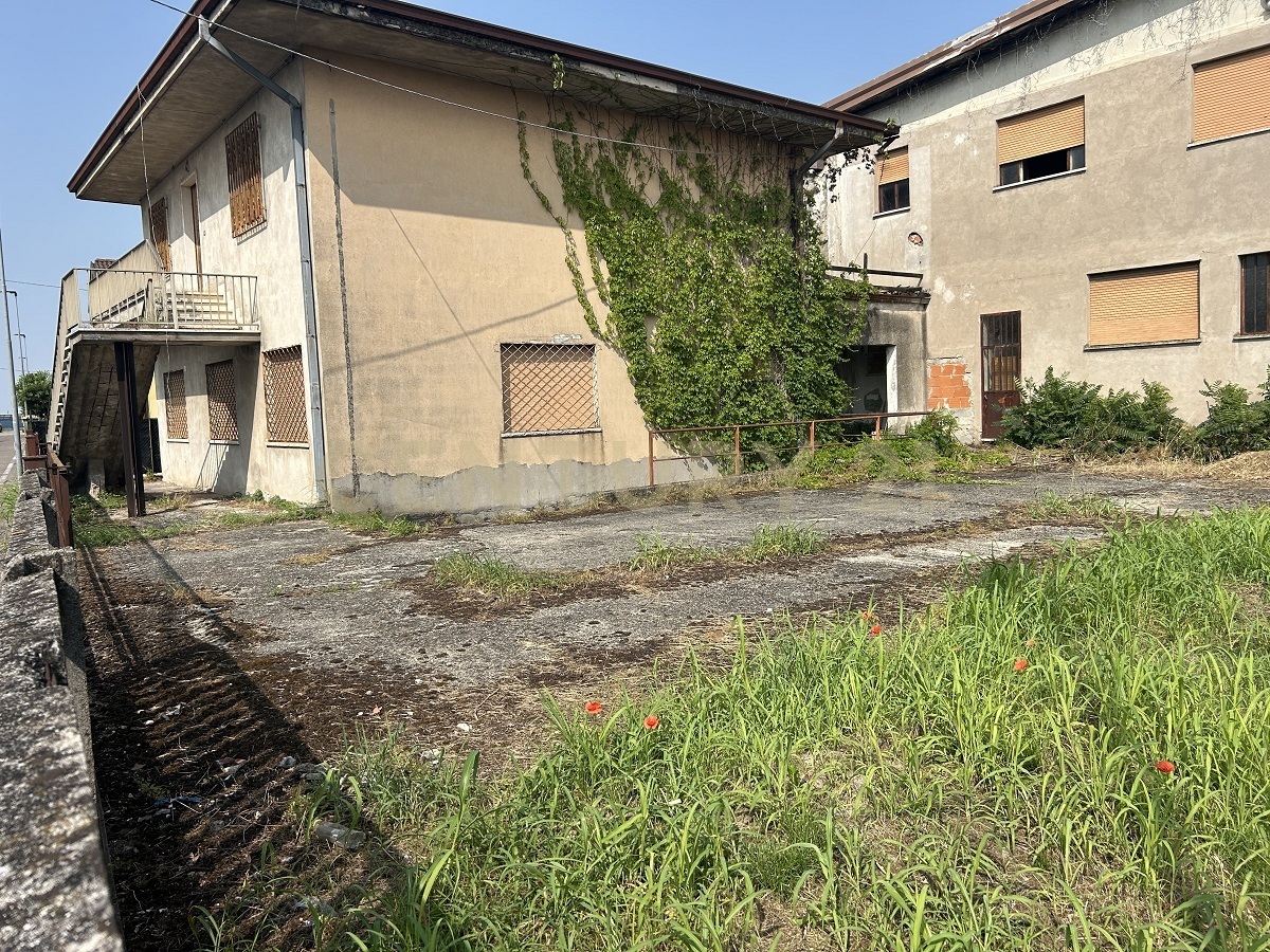 Casa indipendente con giardino in via giacomo puccini 5, Oppeano