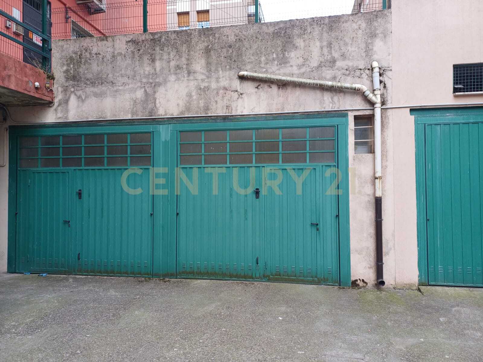 Magazzino da ristrutturare in via lucania 43, Verona