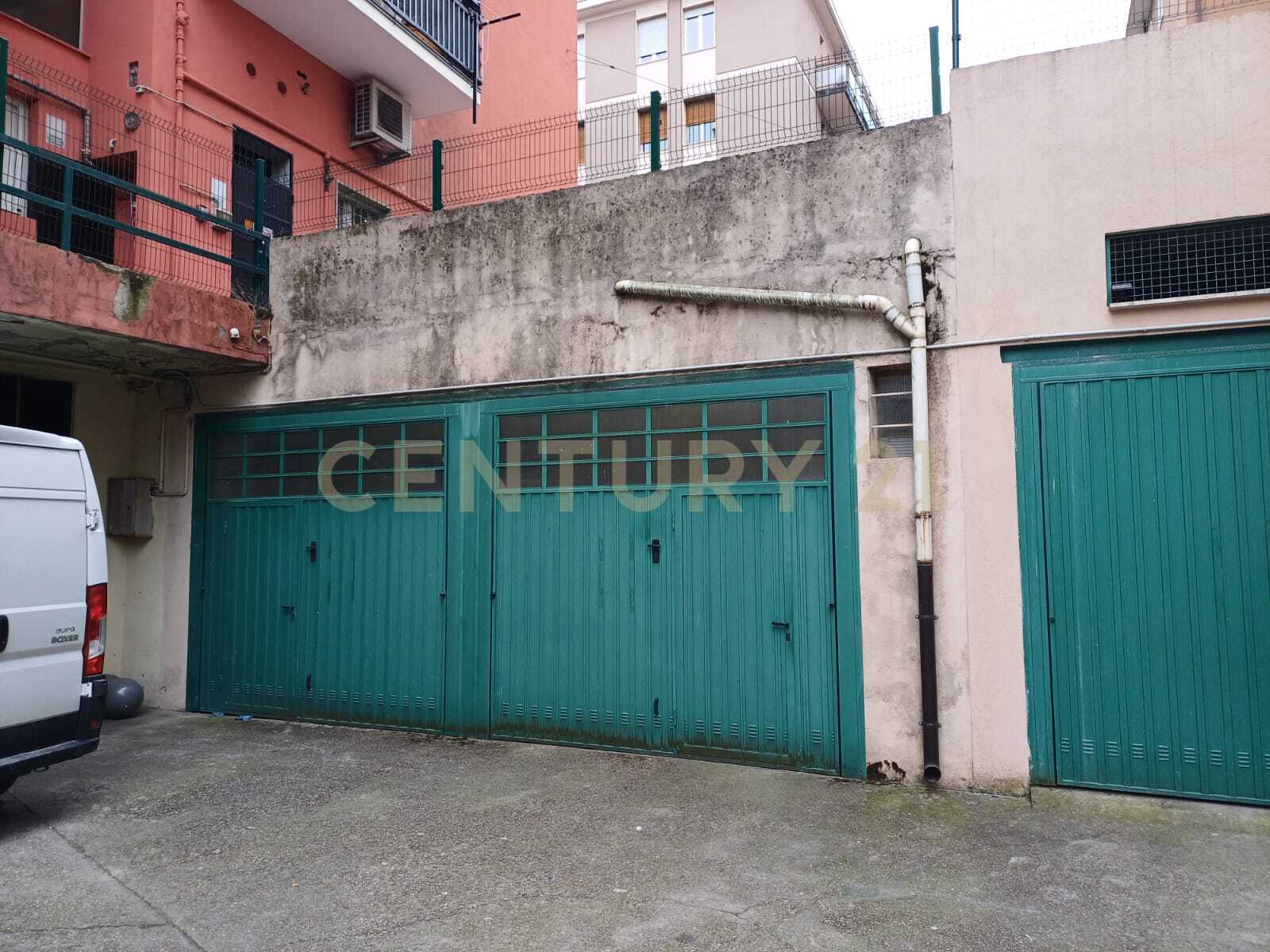 Magazzino da ristrutturare in via lucania 43, Verona