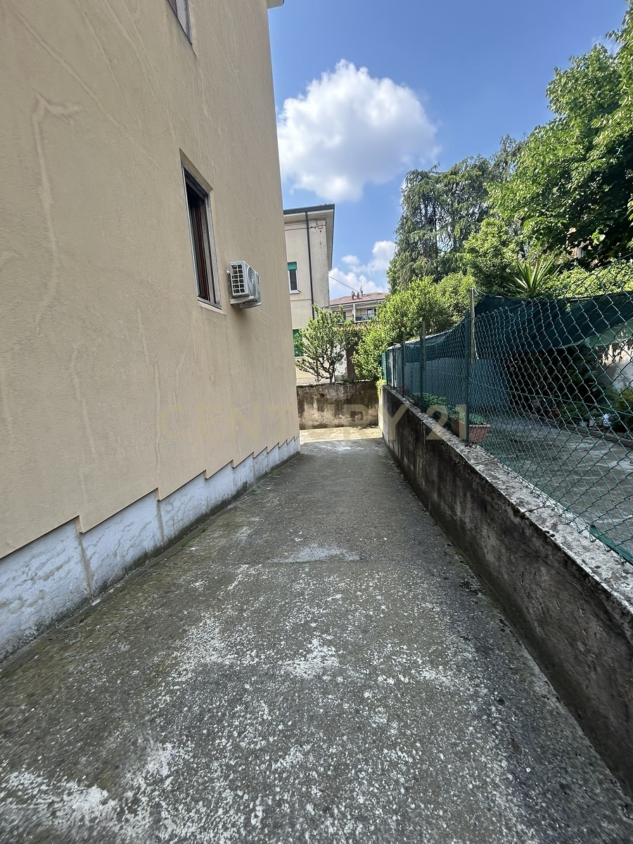 Box/Garage 11mq in vendita in via claudio ridolfi 10, Verona