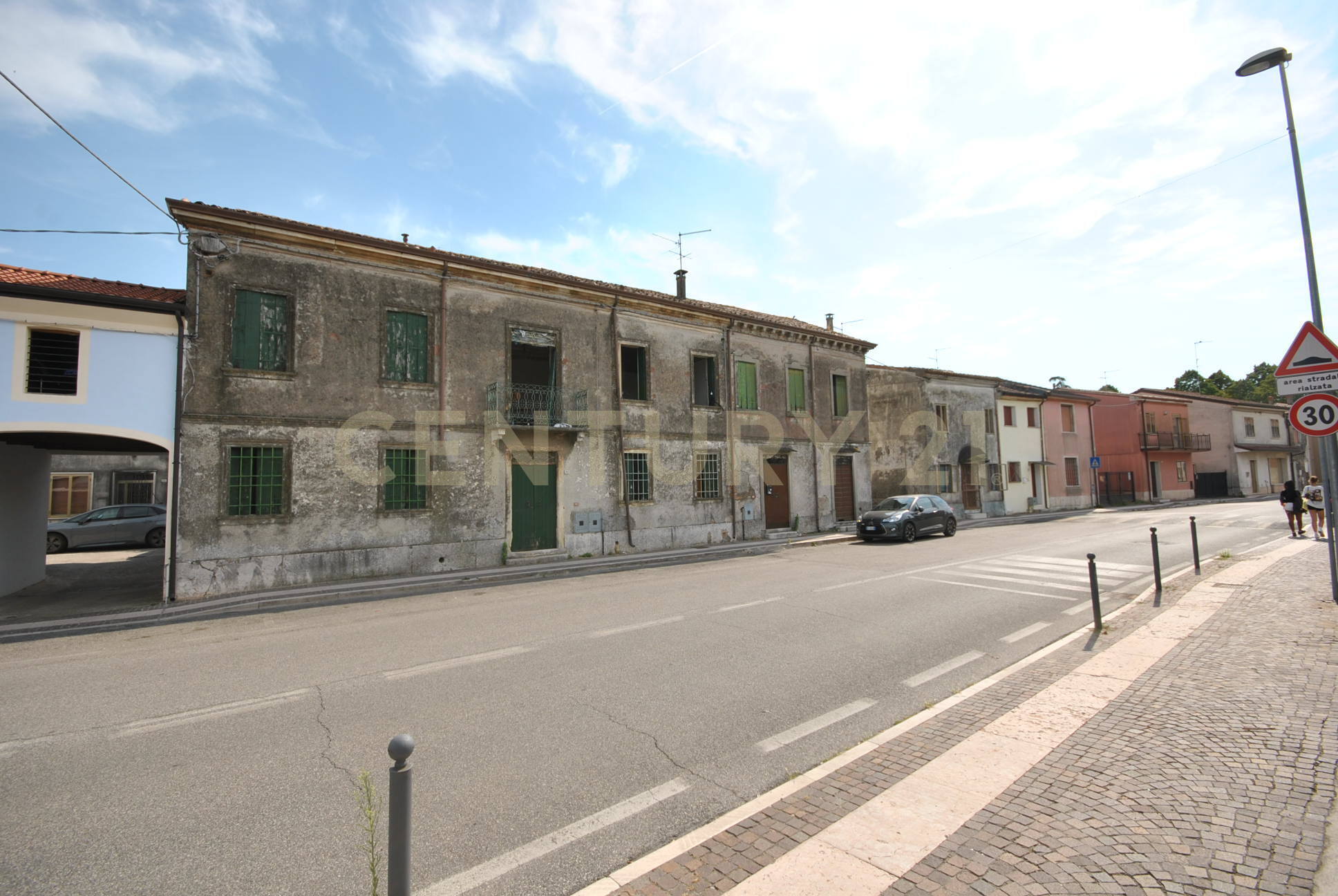 Stabile/Palazzo con giardino in via chiesa 60, Albaredo d'Adige