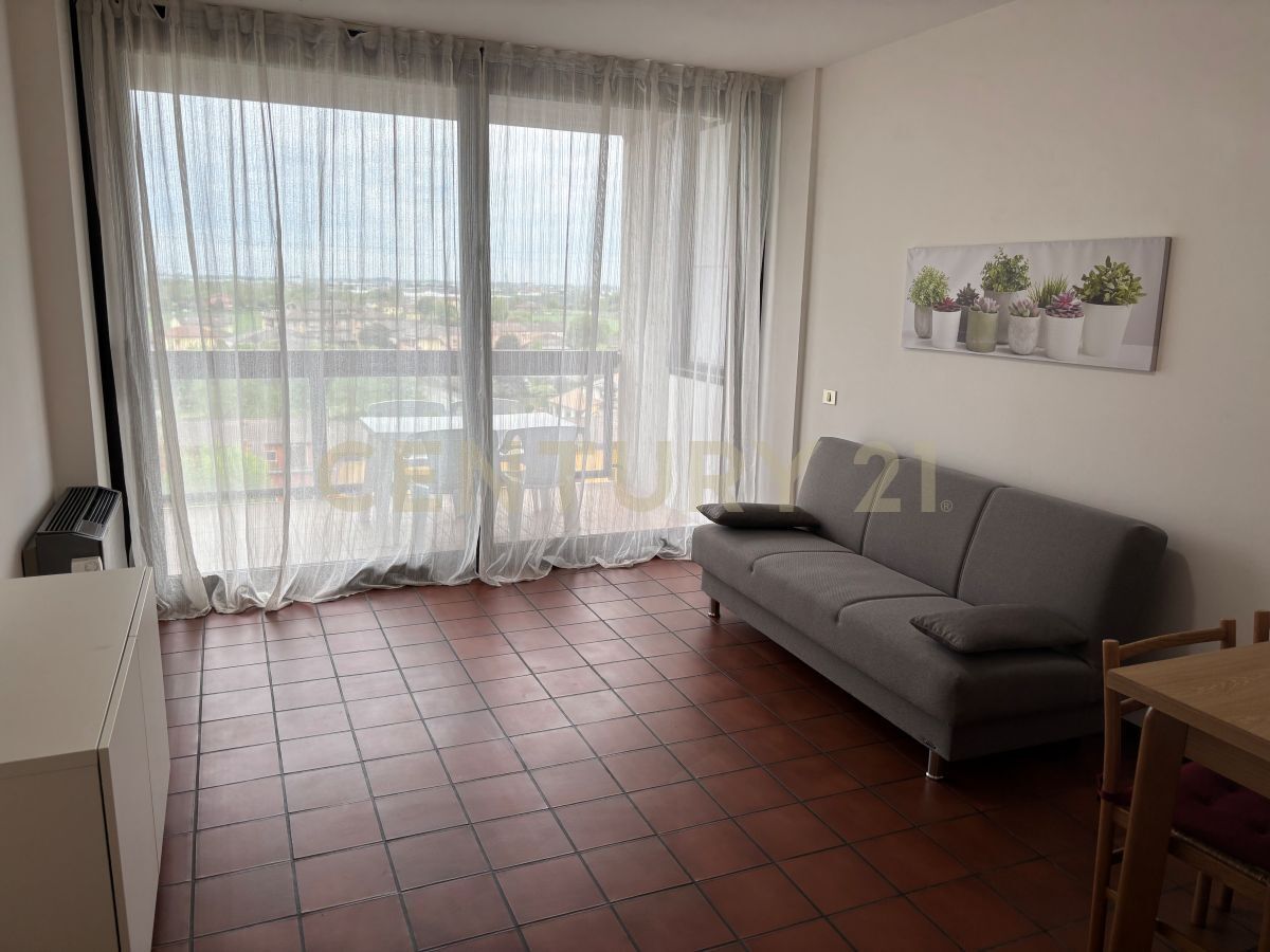 Bilocale con terrazzo in via mercurio 1, Verona