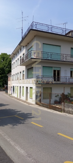 Stabile/Palazzo con giardino in via molini 36, Valdobbiadene