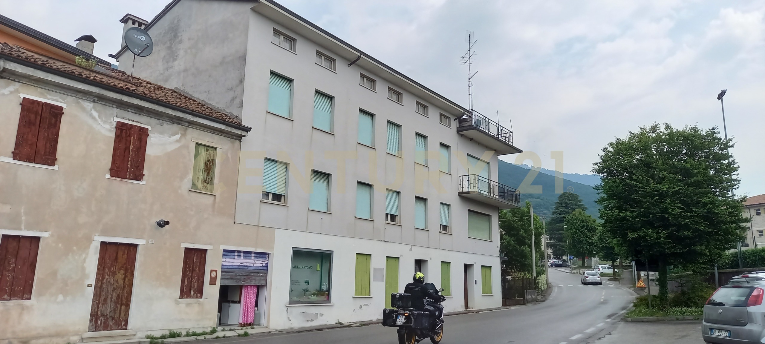 Stabile/Palazzo con giardino in via molini 36, Valdobbiadene