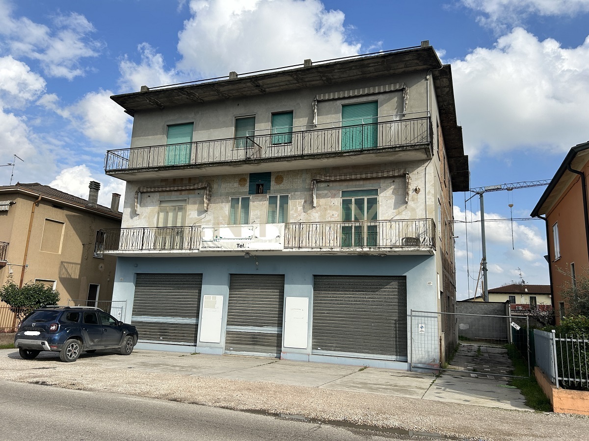 Stabile/Palazzo da ristrutturare in via roma 85, Isola della Scala