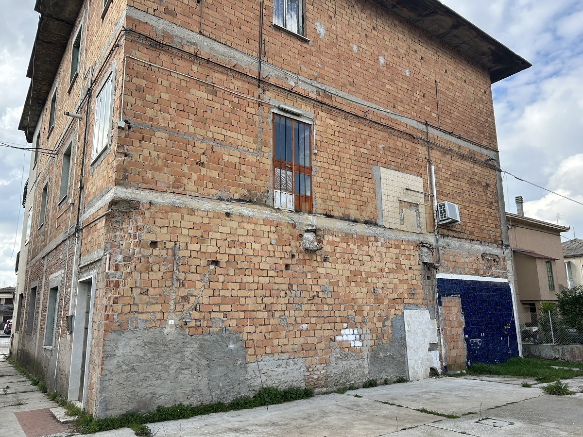 Stabile/Palazzo da ristrutturare in via roma 85, Isola della Scala